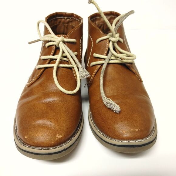 Steve Madden boys chukka boots - Picture 1 of 9